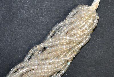 3-Cutbeads in den1920/30 Jahren in Gablonz/Böhmen hergestellt, 
 kristall mit lüster