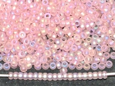 Rocailles von Preciosa Tschechien rosa transp. mattiert (frostet) mit AB finish