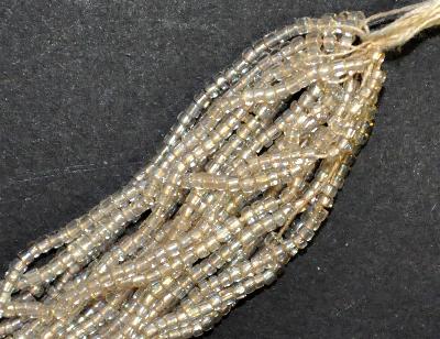 3-Cutbeads 
 ca.1920 in Gablonz/Böhmen hergestellt, 
 smokykristall mit light AB