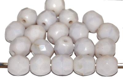 facettierte Glasperlen hell flieder opak, hergestellt in Gablonz / Tschechien