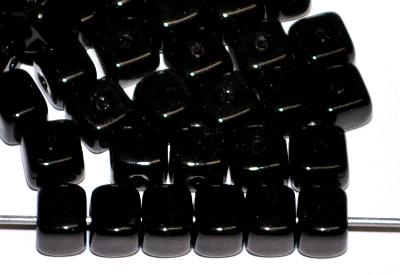 Glasperlen Würfel
 schwarz opak,
 hergestellt in Gablonz