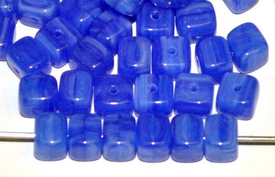 Glasperlen Würfel
 Alabasterglas blau marmoriert,
 hergestellt in Gablonz