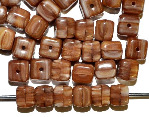 Glasperlen Würfel 
 braun opak, 
 hergestellt in Gablonz / Tschechien