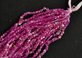 3-Cutbeads
 in den1930/40 Jahren in Gablonz/Böhmen hergestellt
 kristall mit violettem Farbeinzug