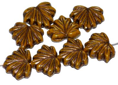 Glasperlen Blätter
 senf opak mit antikbronze Auflage und lüster, hergestellt in Gablonz / Tschechien