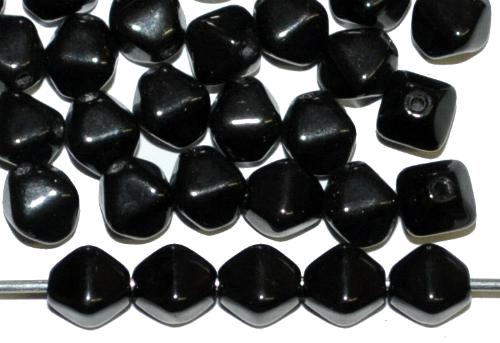 Glasperlen Doppelpyramide 
 vierkantig schwarz,
 hergestellt in Gablonz / Tschechien