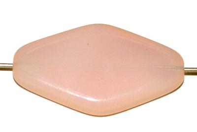 Glasperlen rautenform, Alabasterglas apricot, hergestellt in Gablonz / Tschechien