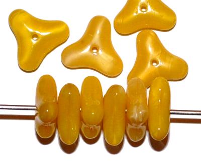 Glasperlen, Perlettglas gelb, hergestellt in Gablonz / Tschechien