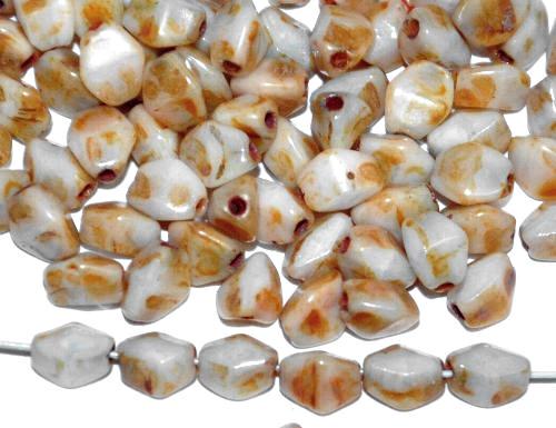 Glasperlen Pinchbeads geschliffen,  alabasterweiß mit picasso finish,  hergestellt in Gablonz / Tschechien