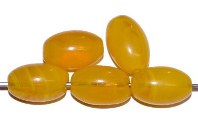 Glasperlen Oliven, 1920/30 in Gablonz/Böhmen hergestellt, Alabasterglas gelb