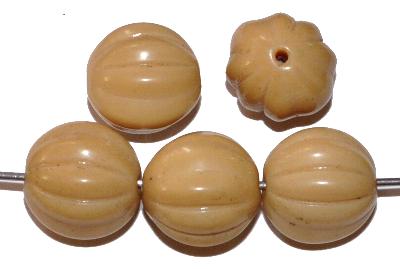 Glasperlen Melonbeads,
 1920/30 in Gablonz/Böhmen hergestellt,
 beige opak