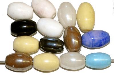 Glasperlen Oliven,
 Farbmix,
 1920/30 in Gablonz/Böhmen hergestellt