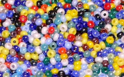 Rocailles von Ornella Preciosa Tschechien,
 Farbmix /schimmernd (lüster)