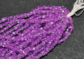 3-Cutbeads
 in den1930/40 Jahren in Gablonz/Böhmen hergestellt
 kristall mit violettem Farbeinzug