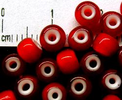 Rocailles von Ornella Preciosa Tschechien rot mit weißen Kern