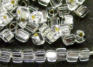 2-cut-Beads
 kristall mit Silbereinzug
 Dreieckform