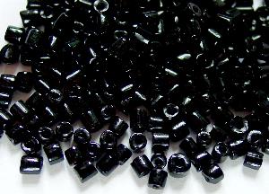 Glasperlen / 2-cut Beads
 in den 1920/30 Jahren in Gablonz/Böhmen hergestellt,
 schwarz