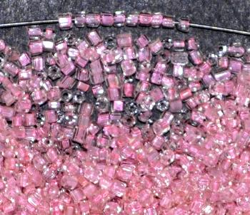 3-Cutbeads ca.1930 in Gablonz/Böhmen hergestellt,
 kristall mit Farbeinzug helles rosa